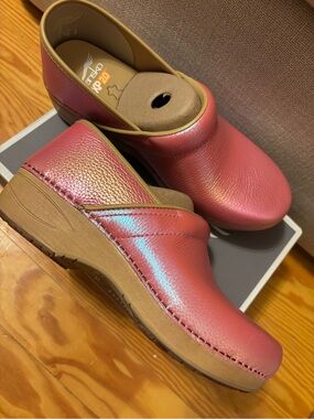 Dansko 41 XP 2.0 Iridescent Pink Leather